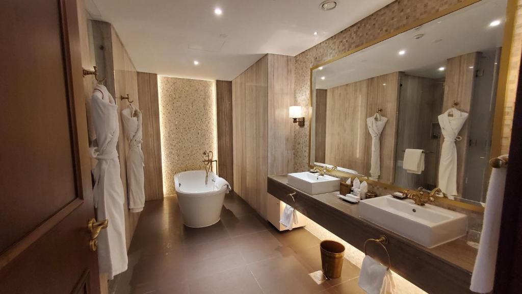 habtoor-grand-room-type-1